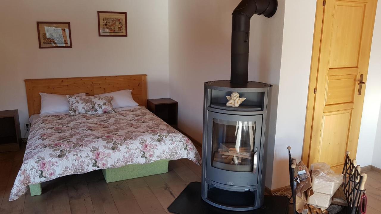 Privat Nika Hotel Závažná Poruba Kültér fotó