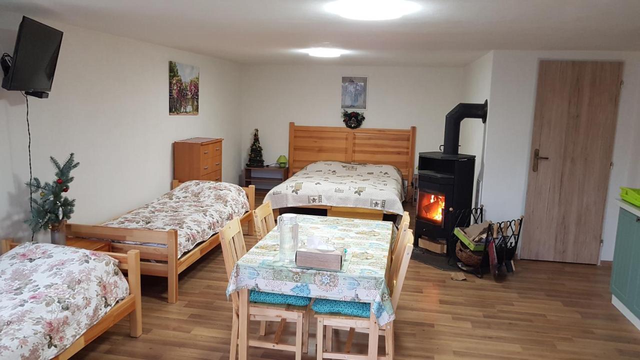 Privat Nika Hotel Závažná Poruba Kültér fotó
