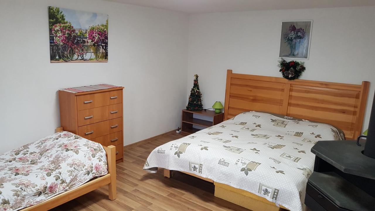 Privat Nika Hotel Závažná Poruba Kültér fotó