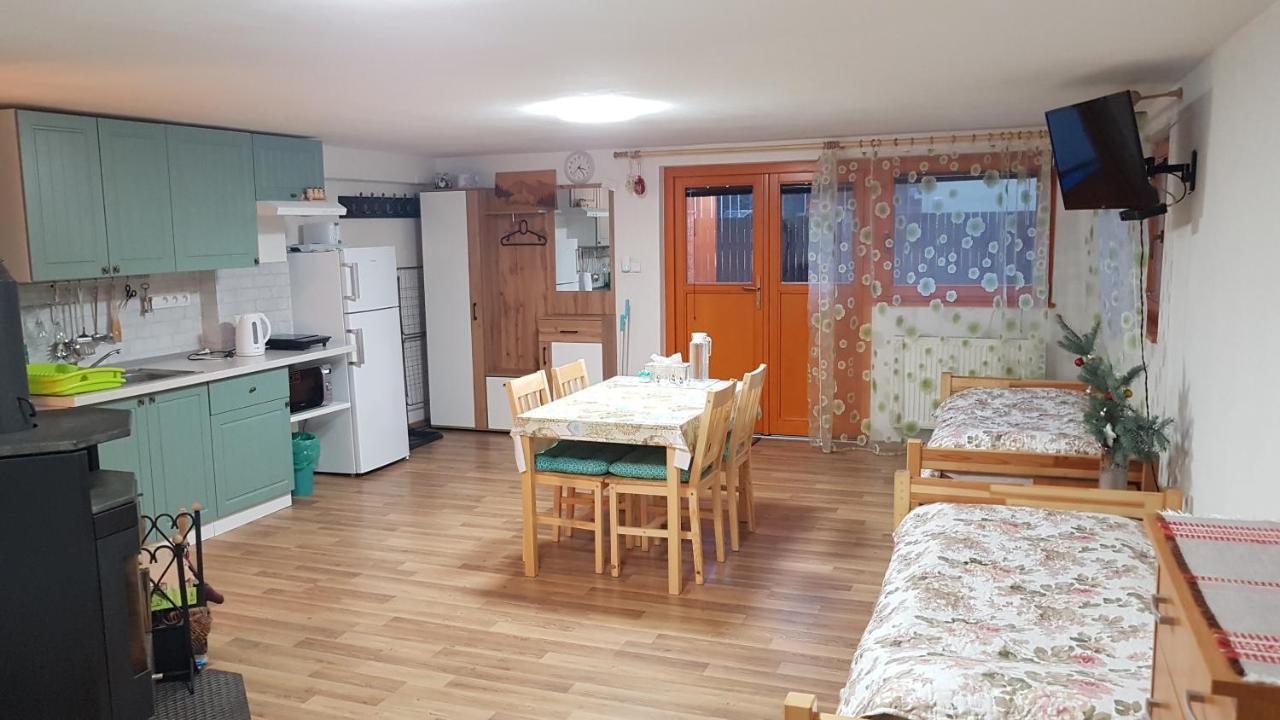 Privat Nika Hotel Závažná Poruba Kültér fotó