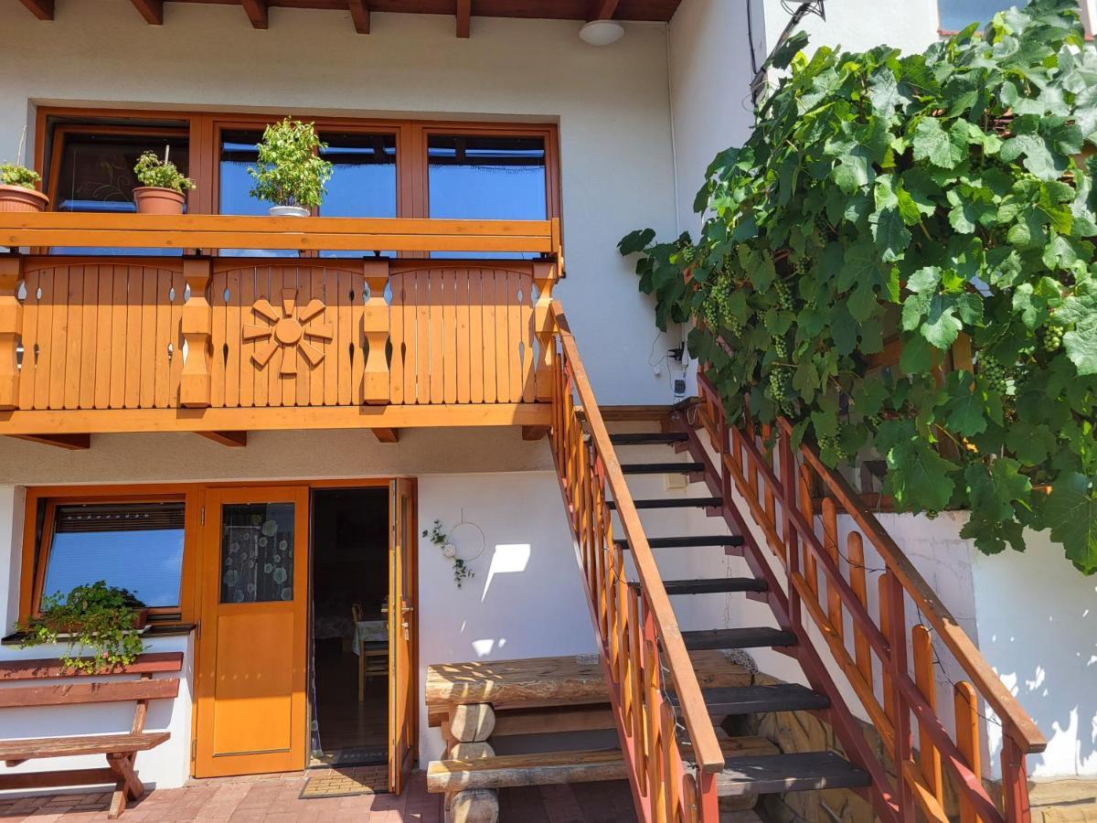 Privat Nika Hotel Závažná Poruba Kültér fotó